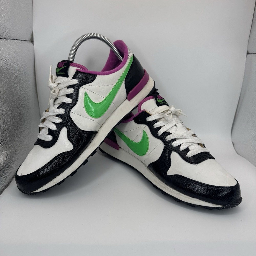 Nike Internationalist Women's 8 Retro Running Shoes White Green Purple Vintage
